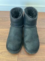 ○UGG アグ○CLASSIC MINI クラッシック ミニ　レザー　ムートン　ショート　ブーツ　レディース US5 22 22.5 黒　ブラック　正規品_画像2