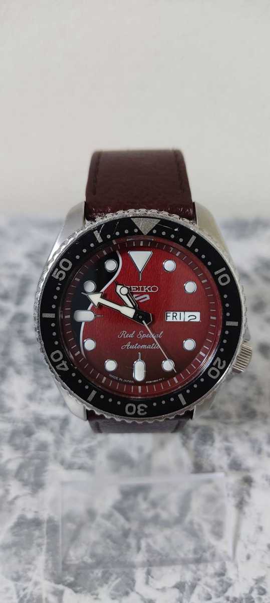 送料無料(北海道・沖縄県除く!) SEIKO5Sports ブライアン・メイ