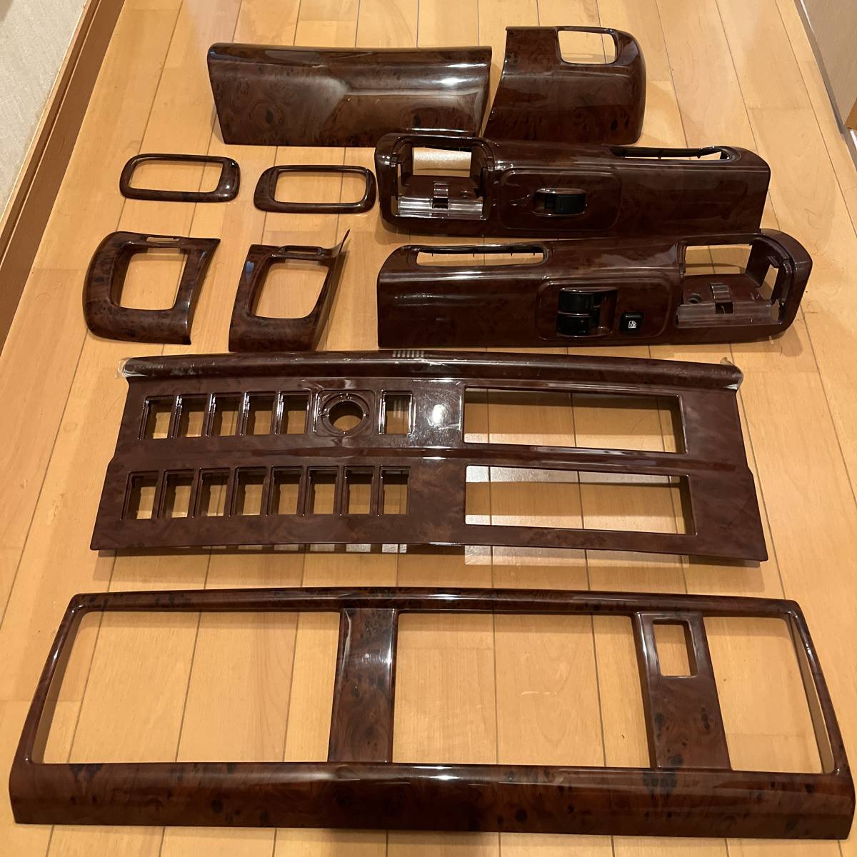 レッド系 日野自動車 日野 NEW プロフィア ドアインテリア ウッド