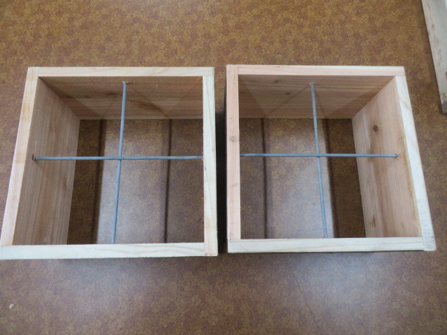 日本蜜蜂 重箱式巣箱 ステンレス製網付き底板 木枠付き