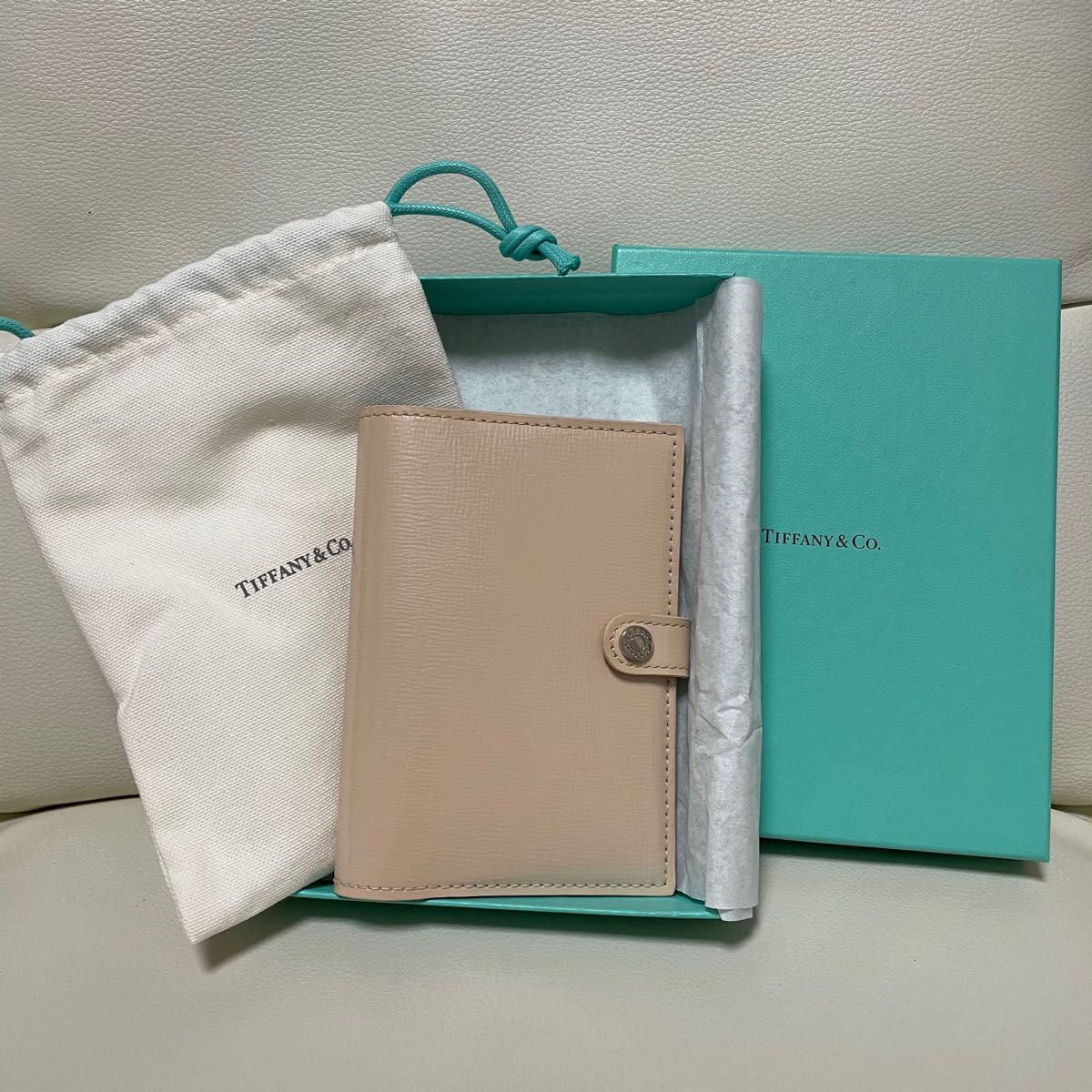 祝開店大放出セール開催中 Tiffany レザーパスポートケース ブラック