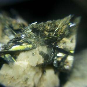 マラウイ エリジン輝石 錐輝石 クラスター 結晶山盛り 長石 超ハイグレード 定型外発送の画像7