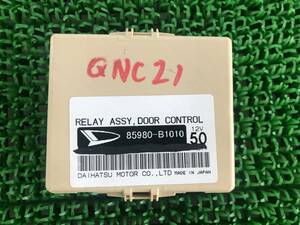 即決値段 動作OK Z3-1 トヨタ ｂB QNC20/QNC25 純正 室内 ヒューズボックス　85980-B1010 送料 ５２０