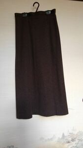 ダークブラウンのシンプルロングスカート（W70）