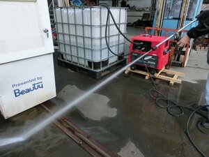 レンタル 1週間\5000 防音型　エンジン 高圧洗浄機 給水タンク付き　新ダイワ 静岡市 引き取りのみ