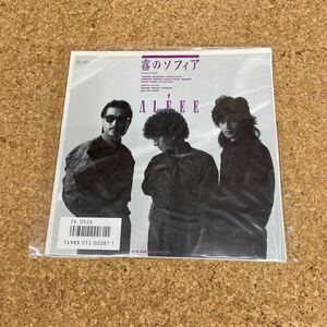 69 EPレコード 美品 ALFEE (アルフィー)　霧のソフィア BLUE AGE REVOLUTION