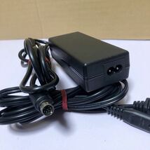 中古Weihai SWITCHING アダプターSW34-1202A02-B6 AC DC 電源 アダプター 充電器 出力 ：5V2.0Ａ、12V 2.0A 動作品SHA990_画像3