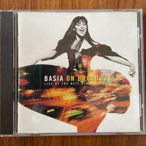 バーシア／オン・ブロードウェイ　ライブ・アット・ザ・サイモン・シアター　中古CD。