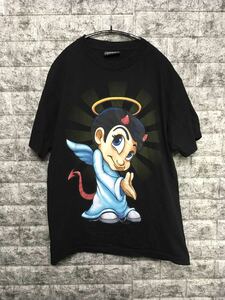 THE HUNDREDS プリントTシャツ Tシャツ キャラTシャツ エンジェル デビル ブラックTシャツ M