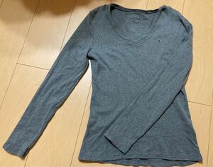 TOMMY HILFIGER★トミーヒルフィガー★長袖Tシャツ★ロンT★Vネック美品Mタグ無し