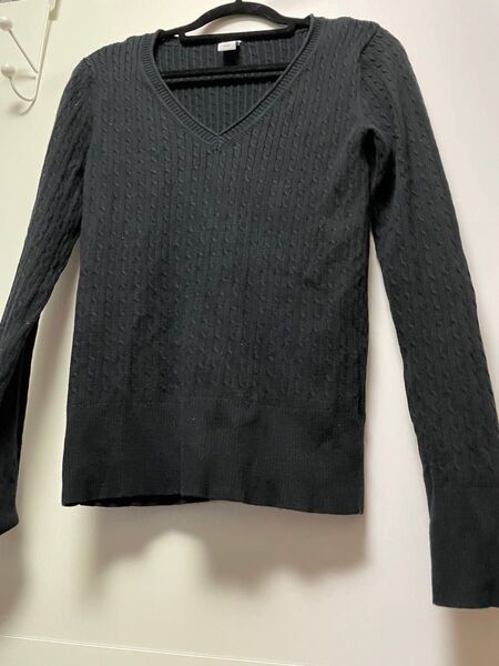 GAP ギャプ 黒ニット Vネック セーター