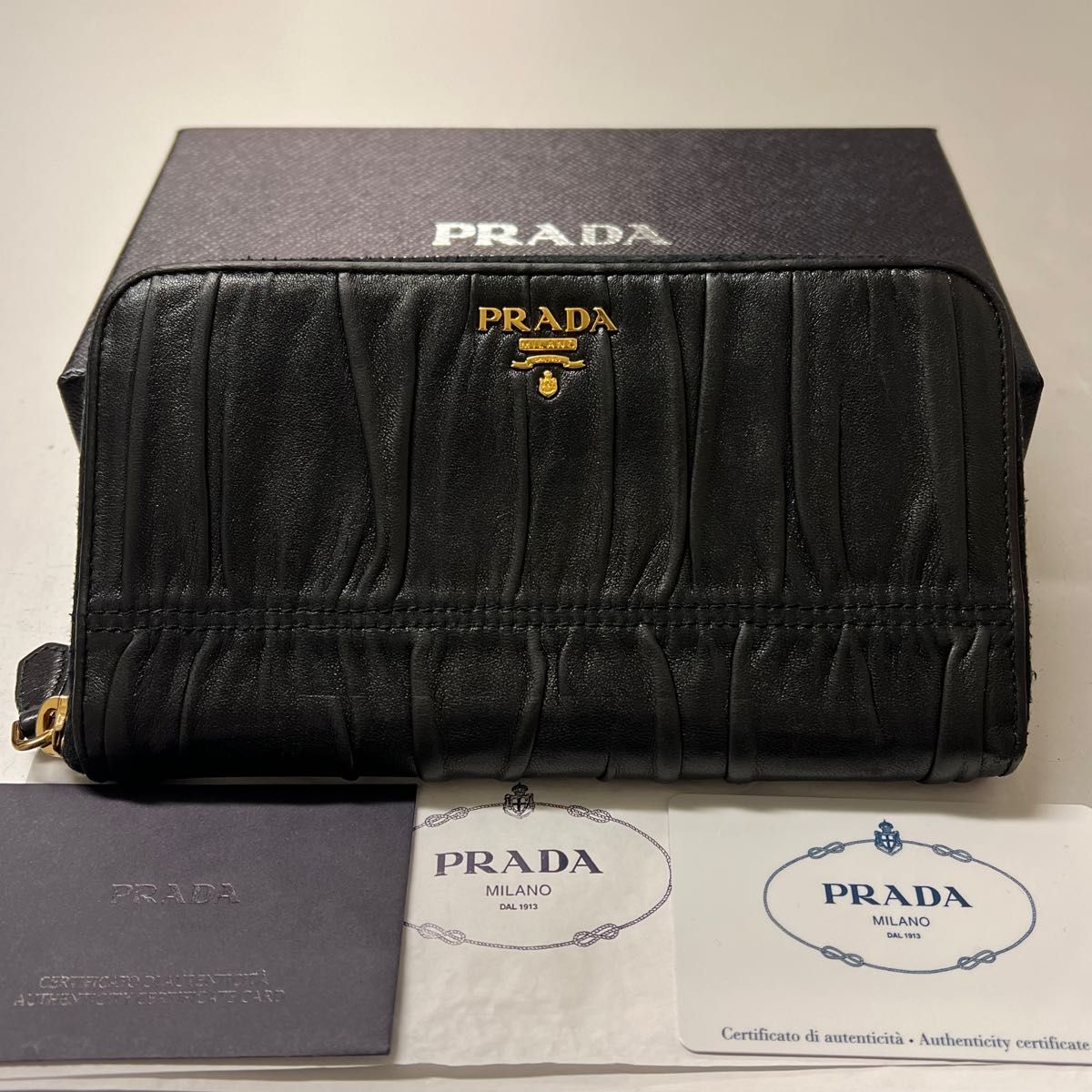 極美品 PRADA プラダ 長財布 二つ折り財布 コバルトブルー 1MH132
