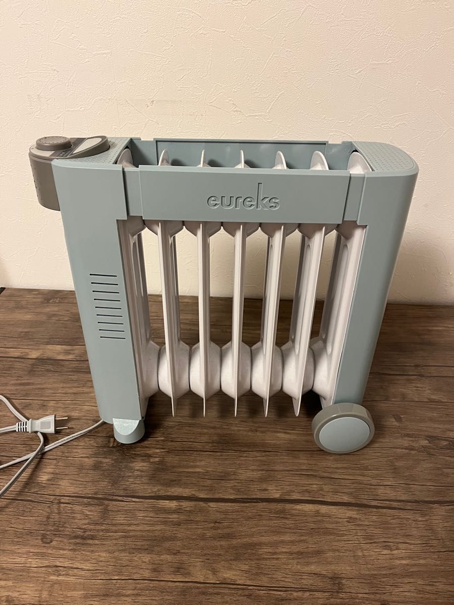 美品 デロンギ オイルヒーター TRN0505JS DeLonghi ミニオイルヒーター