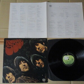 LP The Beatles「RUBBER SOUL」国内盤 AP-8156 帯無 盤B面に軽いかすり傷 ジャケットに微かなシミと背に擦れ 歌詞・対訳に黄ばみと軽いシミの画像1
