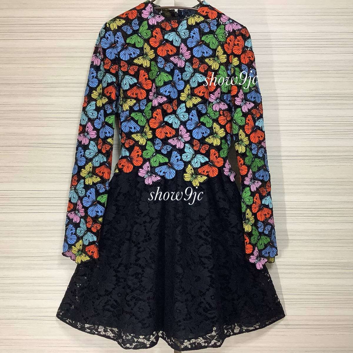 美品 新タグ VALENTINO ヴァレンティノ フラワーモチーフ ワンピース