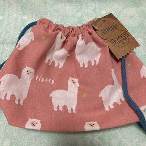 新品 アルパカのランチバッグ　巾着型　可愛い ピンク　　ほんわか　癒し　デザイン　キャラクター　雑貨柄　動物　アニマル