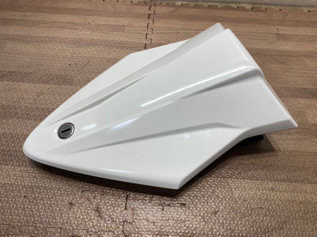 S1000RR 2020年式 シングルシートカウル(Mパッケージ ホワイト) S1000RR 純正タンデムシート(欠品あり)