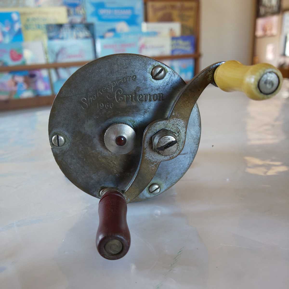vintage shakespeare Criterion 1960 model 32 old reel USA バス