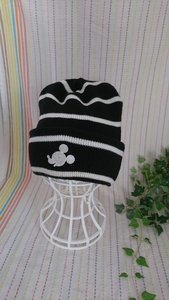 ☆ミッキーマウス刺繍のボーダーニット帽☆黒×白☆アクリル☆日本製☆Tokyo Disneyland☆