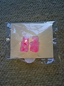 【新品未使用】クマ型　人形風　透明　ピンク　シェル　ホログラム　ハンドメイド　手作り　アクセサリー　ピアス