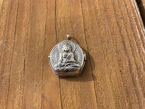  silver pendant top chi bed Buddhism motif bda.. box 