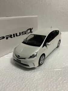 1/24 トヨタ プリウスα　PRIUS α 前期 非売品 カラーサンプル ミニカー ホワイトパールクリスタルシャイン