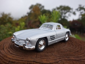 【送料350円】メルセデス ベンツ ３００ＳＬ １９５４年式 ミニカー シルバー 1/36 ＭＥＲＣＥＤＥＳＢＥＮＺ 【郵便定形】