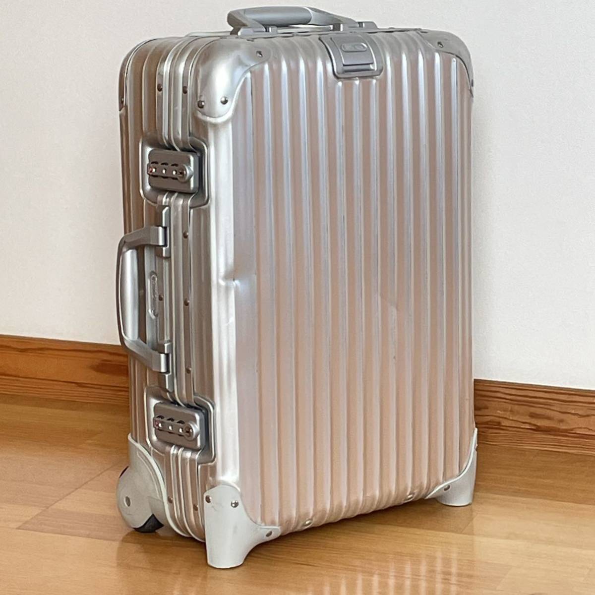 ヤフオク! -「リモワ トパーズ 2輪」の落札相場・落札価格