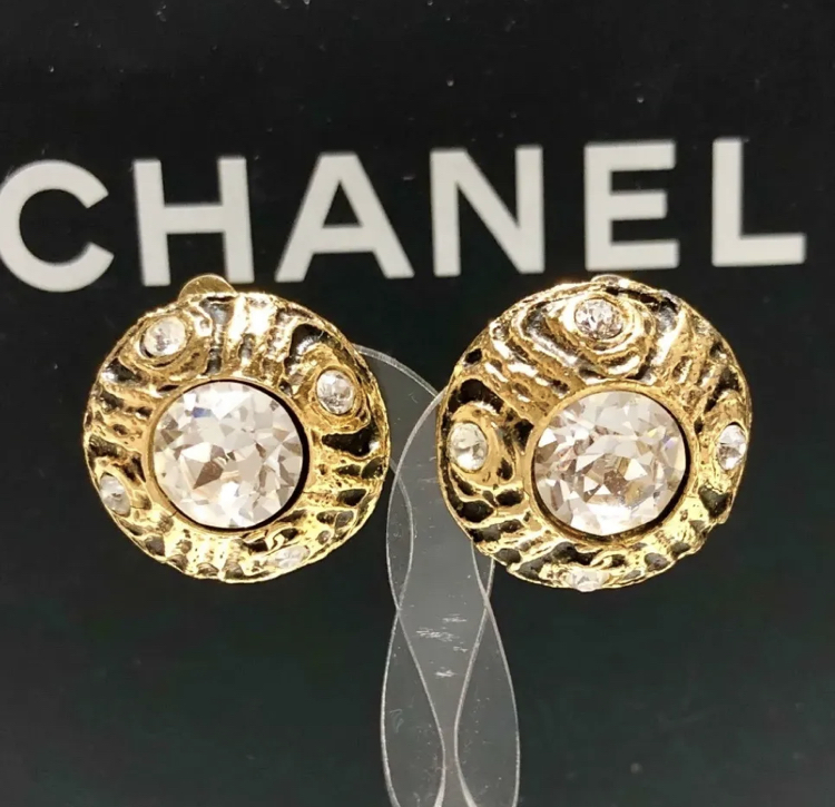 ヤフオク! -シャネル イヤリングの中古品・新品・未使用品一覧