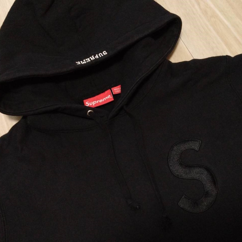 ヤフオク! -「supreme sロゴ パーカー」の落札相場・落札価格 ヤフオク! -「supreme sロゴ パーカー」の落札相場・落札価格