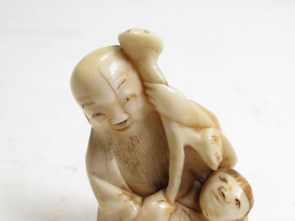 3984】堤物 <検=印籠・根付>牙狸 お締め 明治時代 オリジナル3g(初
