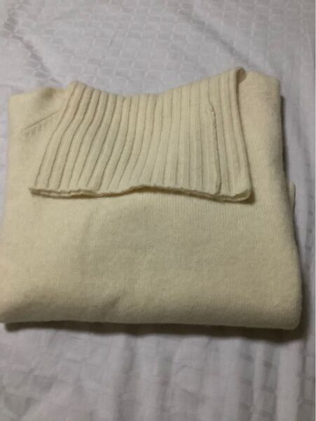 無印良品 MUJI アンゴラ&ウールのタートルセーター M