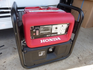  Honda 4 cycle генератор EP900 почти не использовался 