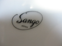 ＠＠昭和レトロ　レトロ　皿　飾り皿　皿立て付　三郷陶器　陶器　Sango　インテリア　雑貨　カーネション 花絵　色絵　口径２６ｃｍ_画像4