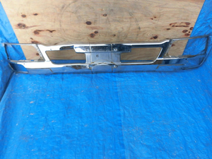  Mitsubishi Fuso Fighter? front bumper plating T520