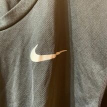 [KWT2928] NIKE 半袖メッシュTシャツ メンズ ブラック×チャコールグレー M ポス_画像6