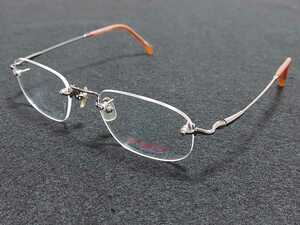 新品 Super memory-S スーパーメモリー　日本製　メガネ　眼鏡　高級感　上品　ツーポイント　軽い　超弾性　　シルバー