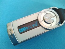 SHARP　MP-S700 　メモリ内蔵型MP3/WMAプレーヤー　カラビナ(登山用金具)デザイン　★動作品_画像3