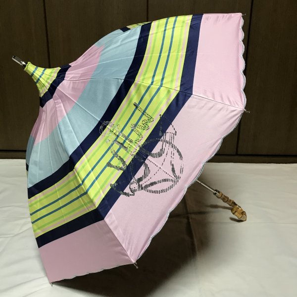ヤフオク! -「ヴィヴィアン ウエストウッド 傘」の中古品・新品・古着一覧