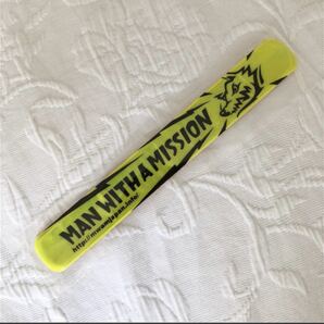 マンウィズアミッションMAN WITH A MISSIONツアーグッズ ライブグッズ腕パッチン廃盤イエロー リストバンド ラバーバンド ラバーブレス