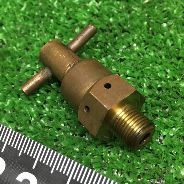 クボタ デコンプバルブ AHD 減圧弁 圧抜き 真鍮 石油発動機 KUBOTA