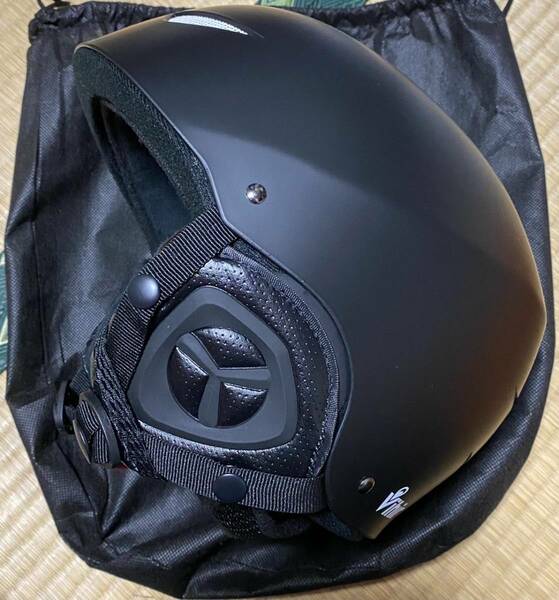 通気性抜群！ 新品 ヘルメット 黒 【Lサイズ(58～61cm)】 スキー/スノーボード用品 ゴーグル装着可能 帽子 男女兼用