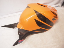 CBR1000RR純正タンクカバー 割れなし交換 仕上げ用に。SC57 レプソルカラー_画像1