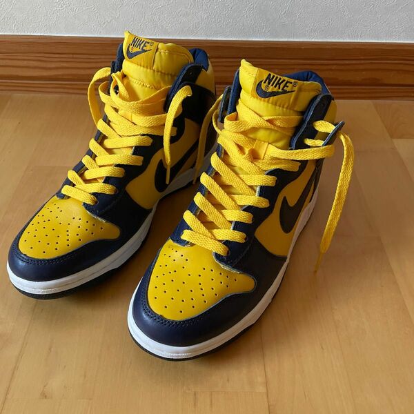 NIKE DUNK HIGH LE 紺黄カラー　美品　中古品　