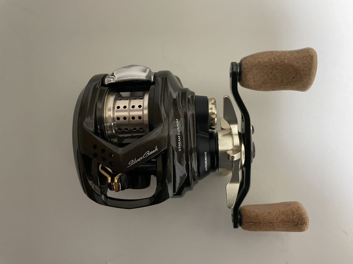 未使用 ダイワ 22 シルバークリーク エア TW ストリームカスタム 8.5L