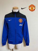 【美品】 NIKE Manchester United ナイキ マンチェスターユナイテッド ウーブンジャケット トレーニングウェア トップス サイズS 長袖 青_画像1