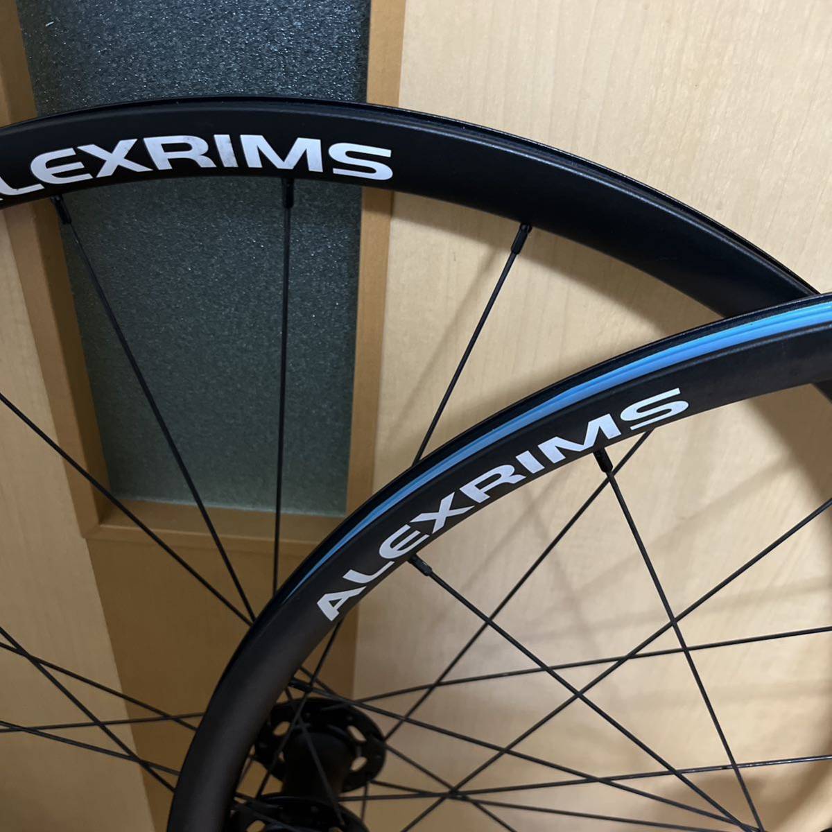 美品 新品バルブ付 アレックスリムズ ALEXRIMS CXD4 シクロクロス