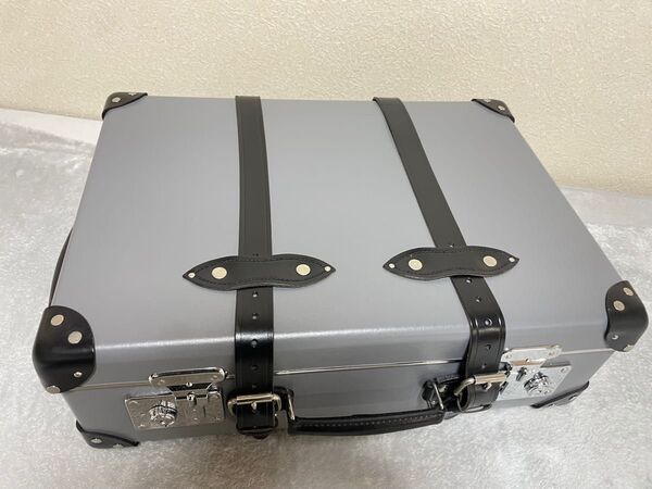 グローブと グローブトロッター スーツケース
