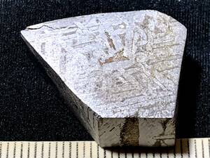 【超稀産】アルタイ隕石切片・1・23g（中国産鉱物標本）