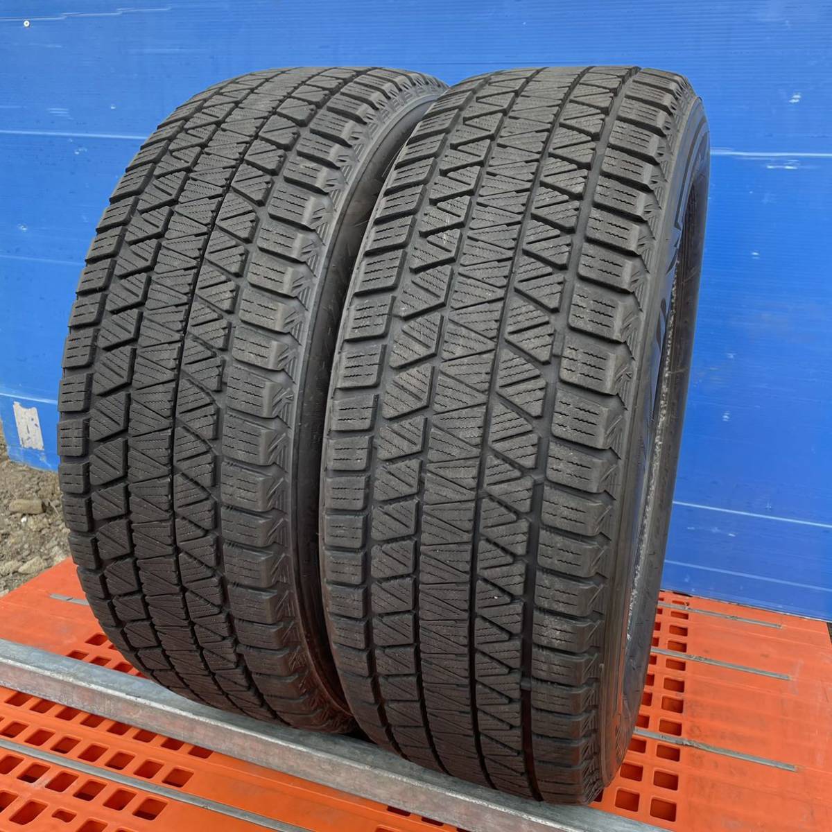 フォレスター等に!ストラテジー ブリヂストン225/60R17スタッドレス